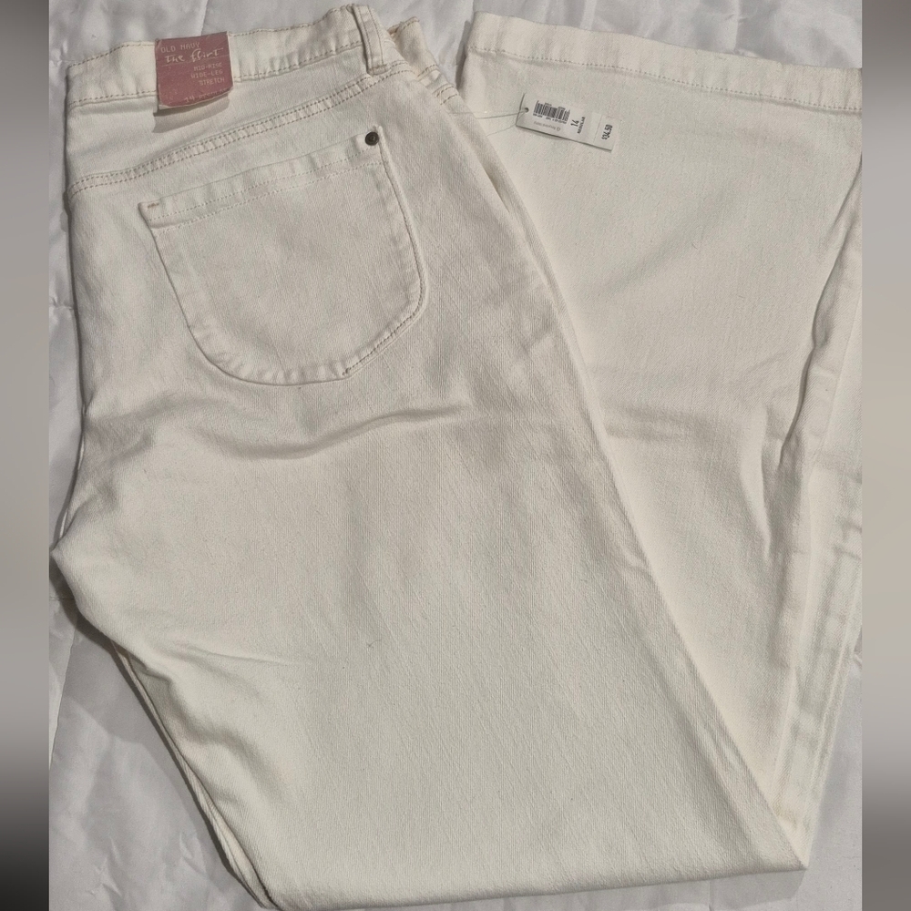 Old Navy Women's Off-White Straight Leg Jeans
